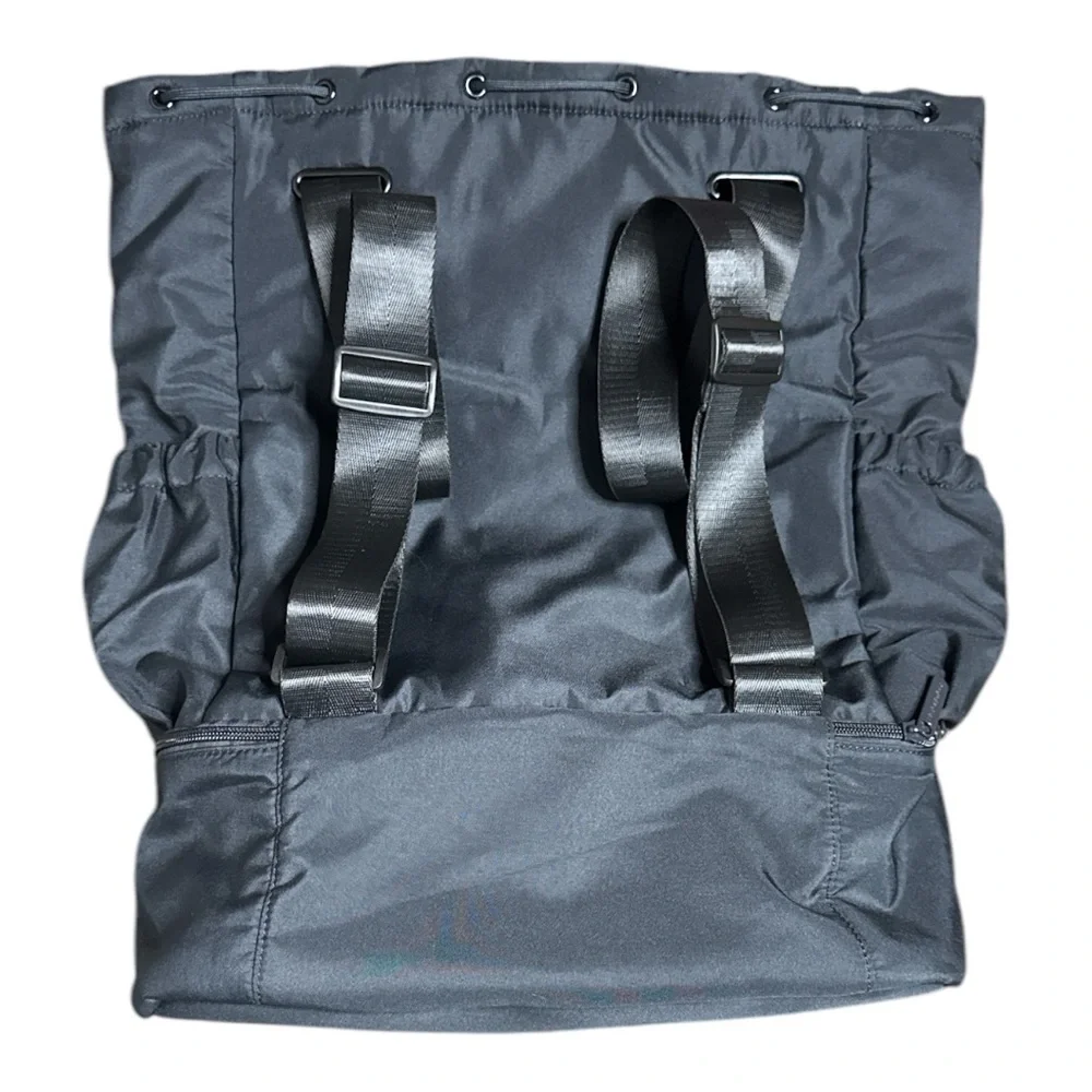 BEYOND YOGA BLACK CONVERTIBLE GYM BAG DRAWSTRING TRAVEL BACKPACK